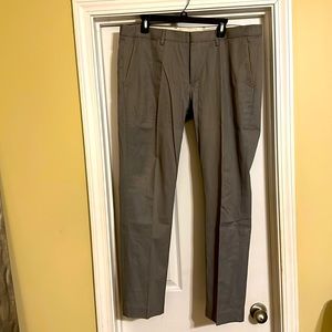 Express. Size 36x32 Color: Gray